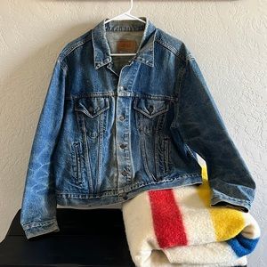 Vintage Levi’s jean jacket XL oversized denim jacket